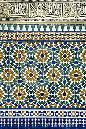 Marocco e zellij - Lo zellij è un elemento dell'architettura arabo-andalusa, utilizzato per rivestire pareti o pavimenti