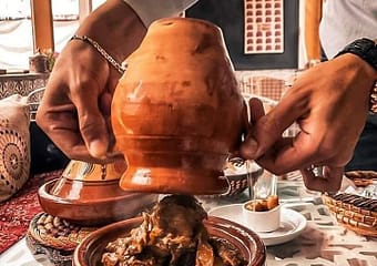 Cucina Marocchina durante il vostro soggiorno a Marrakech. La cucina marocchina è estremamente varia, grazie all'integrazione del Marocco con