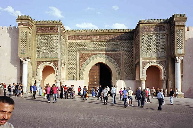 Visita Meknes, storica Città Imperiale nel Regno del Marocco. Meknes, ha una straordinaria diversità geografica, una affascinante medina,